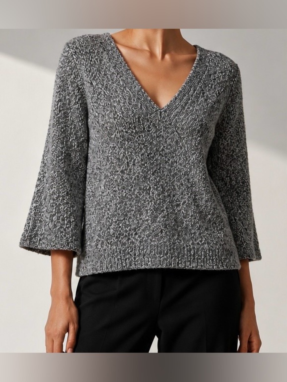 Calvin Klein Women's Lamb's Wool V-Neck Bell Sleeve Pullover Sweater Size Small